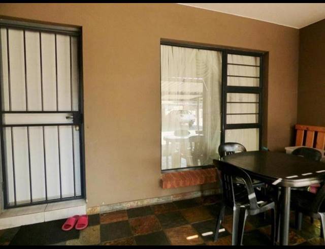 3 BEDROOM APARTMENT FOR SALE IN RAVENSWOOD